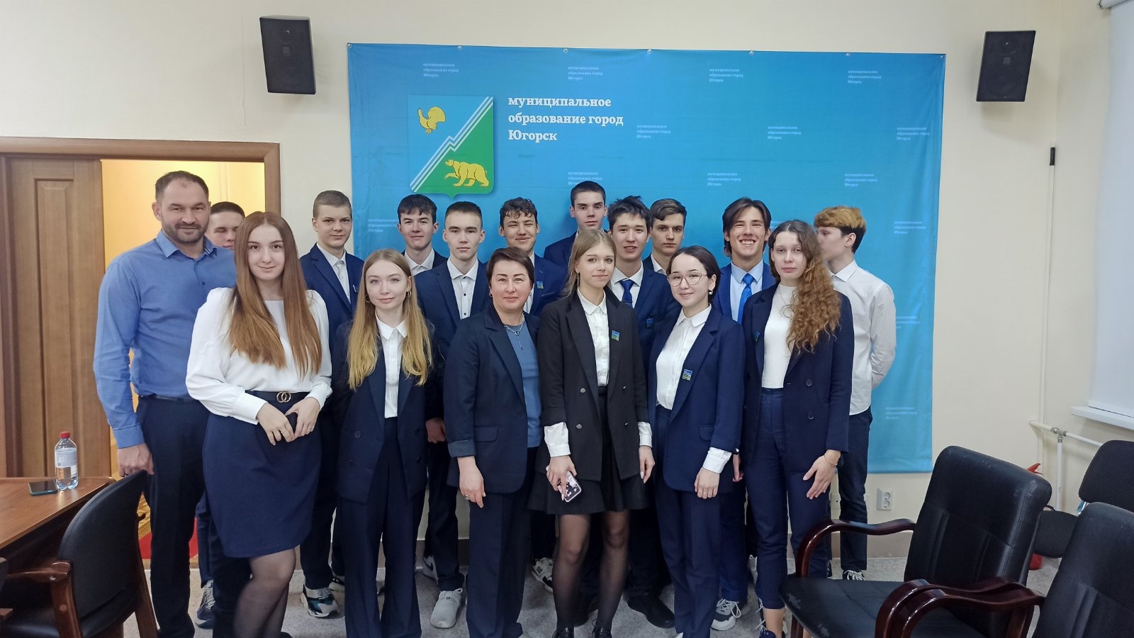 Учащиеся 11А Газпром-класса посетили городскую администрацию с экскурсией.